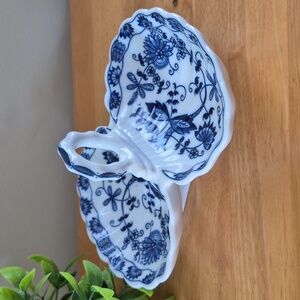 VIENNA WOODS Fine China Vintage Blue Onion Pattern Double Sided Dish With Handle